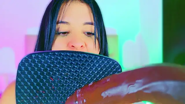 CharlootteEvans' Live XXX Chat