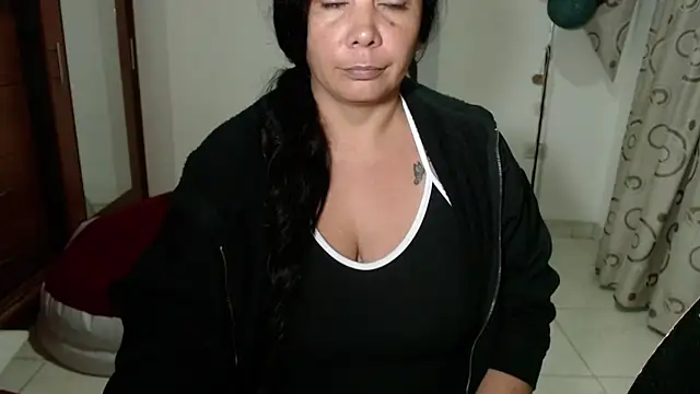 แชท XXX สดของ vivian-milf