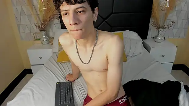 LeoFeniix: απευθείας συνομιλία ΧΧΧ