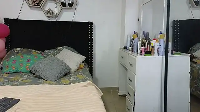 charlotte_077 Live XXX-Chat