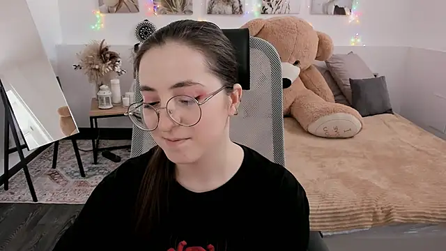 VirtuallVoyant's Live XXX Chat