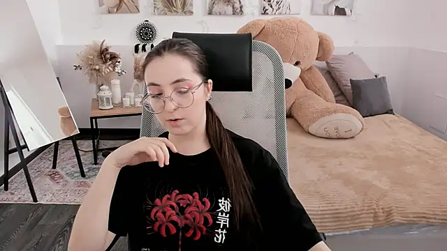 VirtuallVoyant's Live XXX Chat