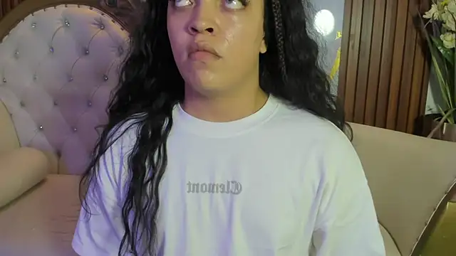 แชท XXX สดของ KarineWine