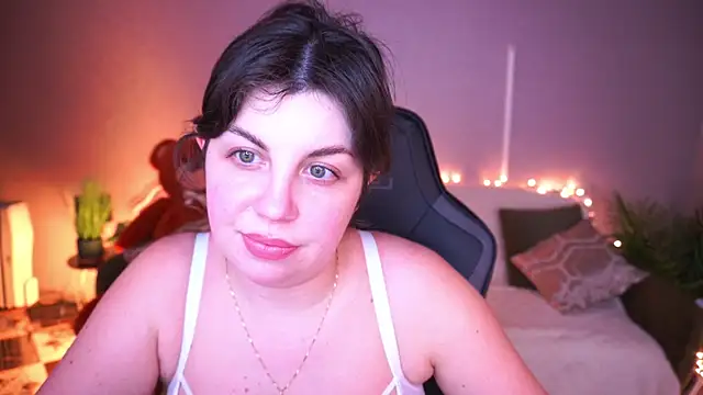 MirandaWong Adlı Modelin Canlı XXX Sohbeti