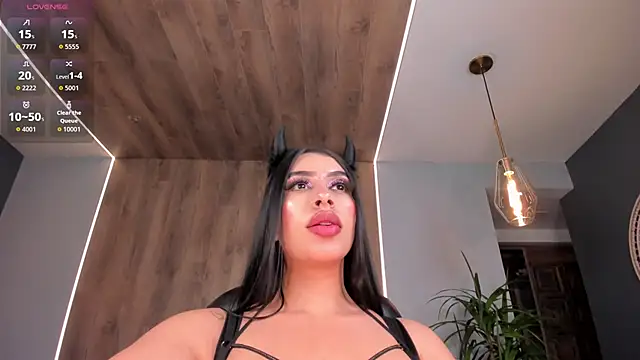 Chatroom XXX en direct de LeahLombardi_