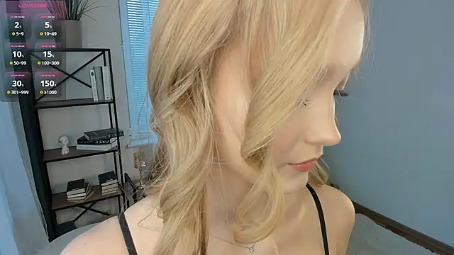 SerrenaAa Chat XXX live