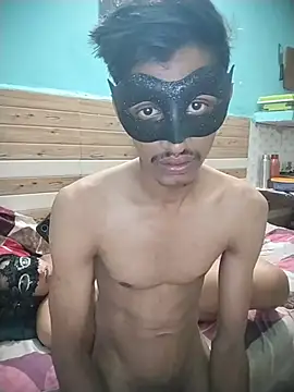 xoupleaura Chat XXX live