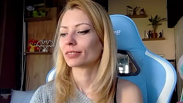 karo123421 Adlı Modelin Canlı XXX Sohbeti