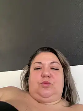 MikyVesela Chat XXX live