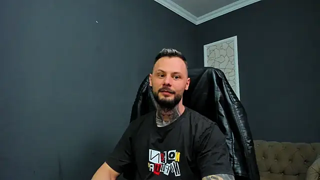 BrianHuntsのライブXXXチャット