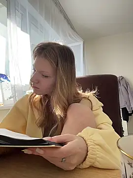 MaryHiggins live XXX chat