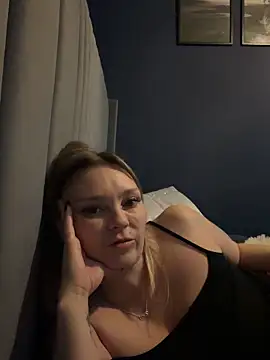 XXX chat uživo modela Sky25x