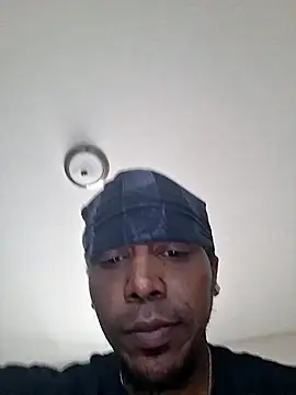 bigboytoy912 Adlı Modelin Canlı XXX Sohbeti