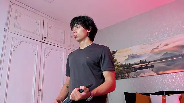 Tyler_durten Adlı Modelin Canlı XXX Sohbeti