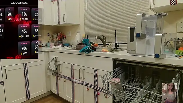 แชท XXX สดของ Blondiewithanass