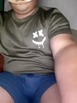 Efrain2090 Adlı Modelin Canlı XXX Sohbeti