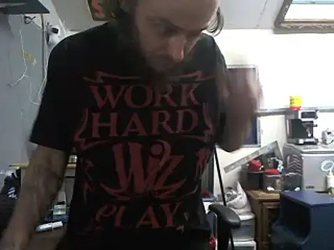 CloudDadddyyy420 Adlı Modelin Canlı XXX Sohbeti