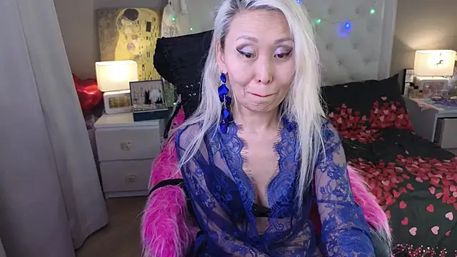 Chat XXX ao vivo de RoxalanaStar