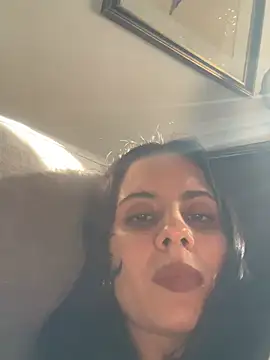 itstherealminaのライブXXXチャット