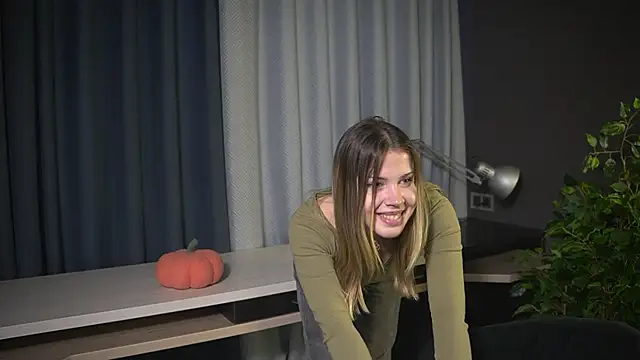 NiaAnderlik 现场XXX聊天