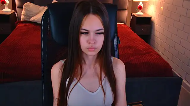 UliaNeer Chat XXX live