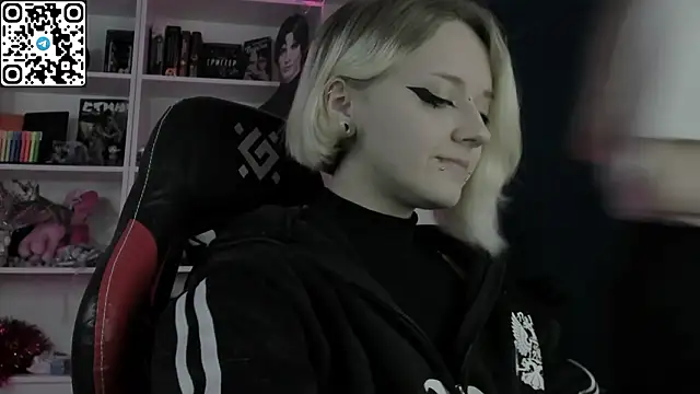 Holy_Mistress_S Live XXX-chat