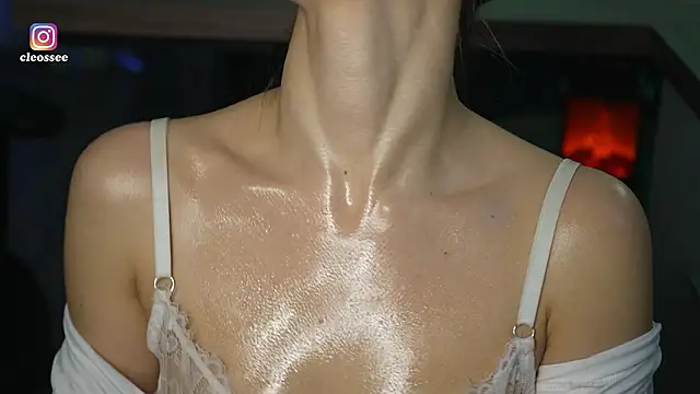 Chatroom XXX en direct de Cleose