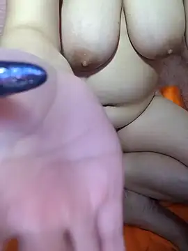 yang-aa 在線直播表演