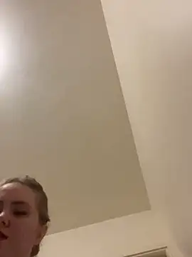 Vikml166 élő XXX-chatje