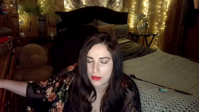 VelvetBrunetteXo's Webcam Show