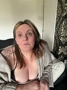 Вебкам-шоу Busty-GilfQuinn