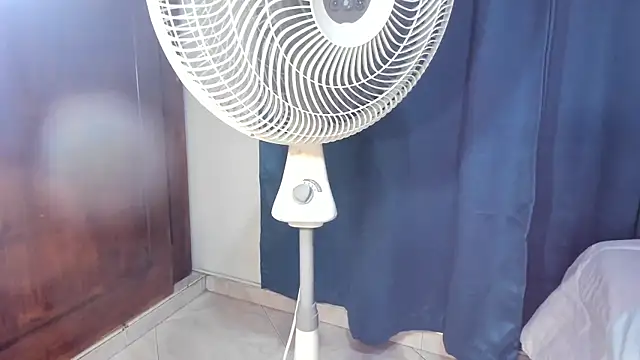 Shary_W10's Webcam Show