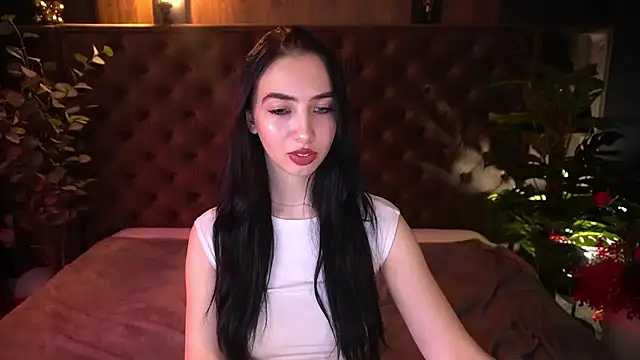 WildKittenX_ Adlı Modelin Canlı XXX Sohbeti