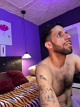 Chat +18 de Karim_mansur ao vivo