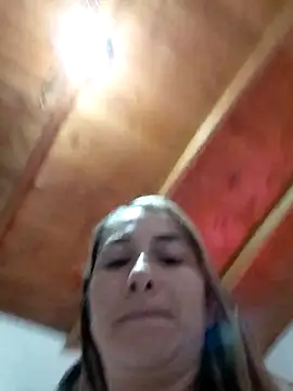 Iris_love18 élő XXX-chatje