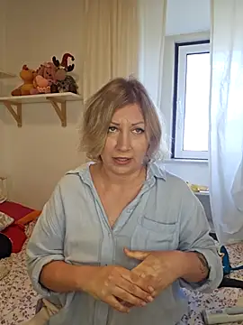 zarina3003 Adlı Modelin Canlı XXX Sohbeti