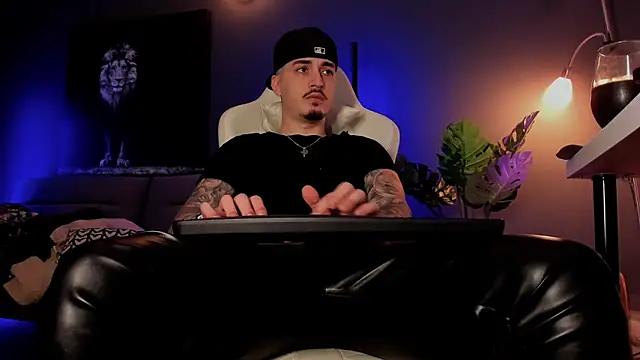 uptomatty Webcam show