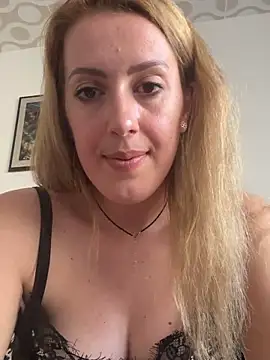 Chat XXX ao vivo de DollieRosse