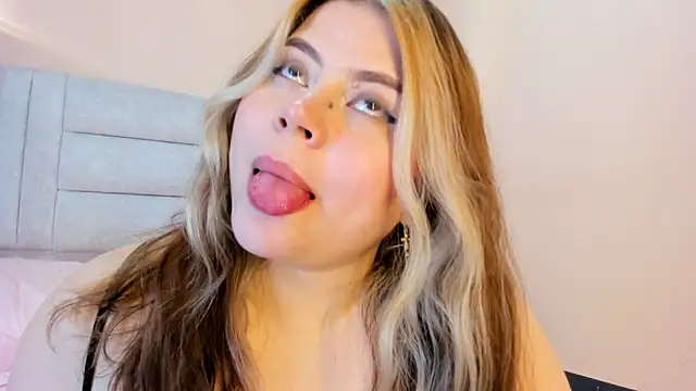 Chat XXX en directo de EYMI_TOMSOM