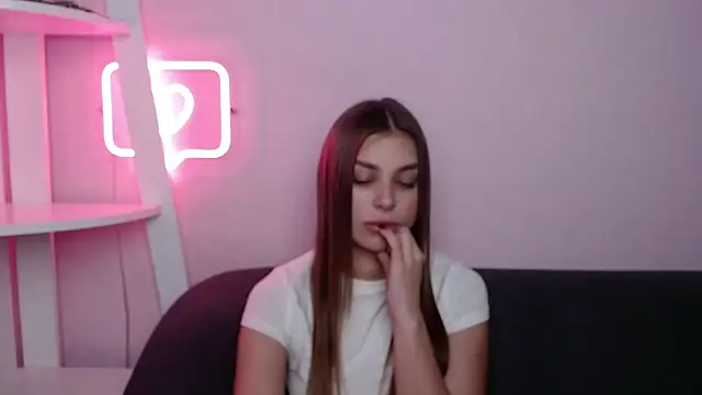 MilanaAngelAs' Live XXX Chat