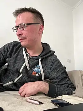 Pokazy przed kamerką – viktor1992-1-1