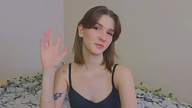 PeachyWhisper's Live XXX Chat