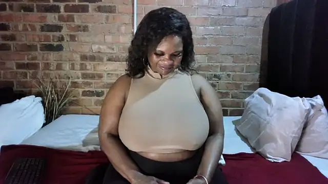 DIRTIENASTYのライブXXXチャット