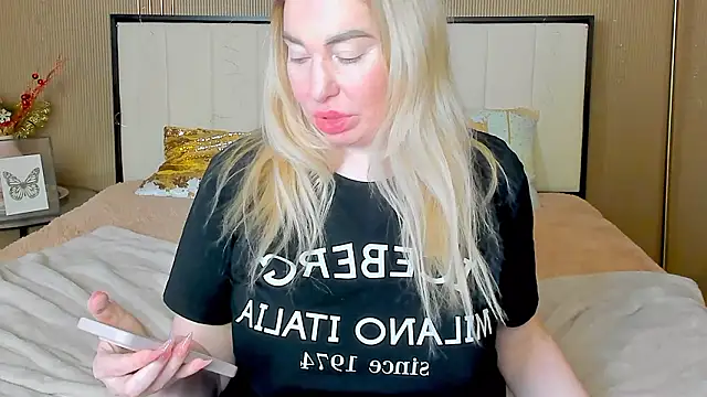 mailymilf's Live XXX Chat