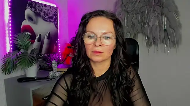 Živý XXX chat HelenLuxx