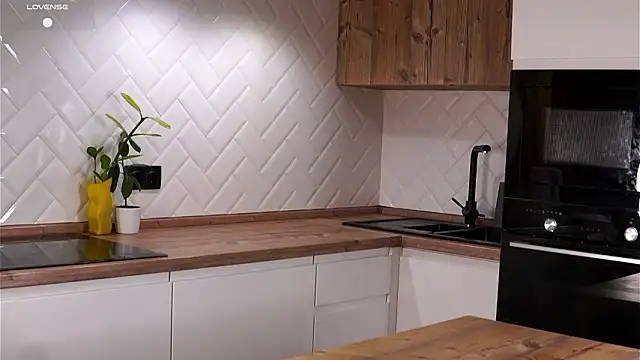 KnittedGoo live XXX chat