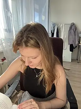 MaryHiggins Live XXX-Chat