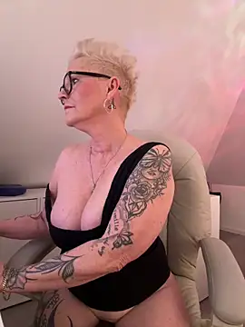 German_Milf লাইভ XXX চ্যাট