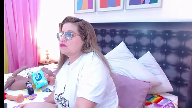 sandra_20 Adlı Modelin Canlı XXX Sohbeti