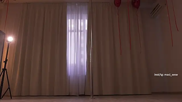 XXX chat uživo modela Faster_maci